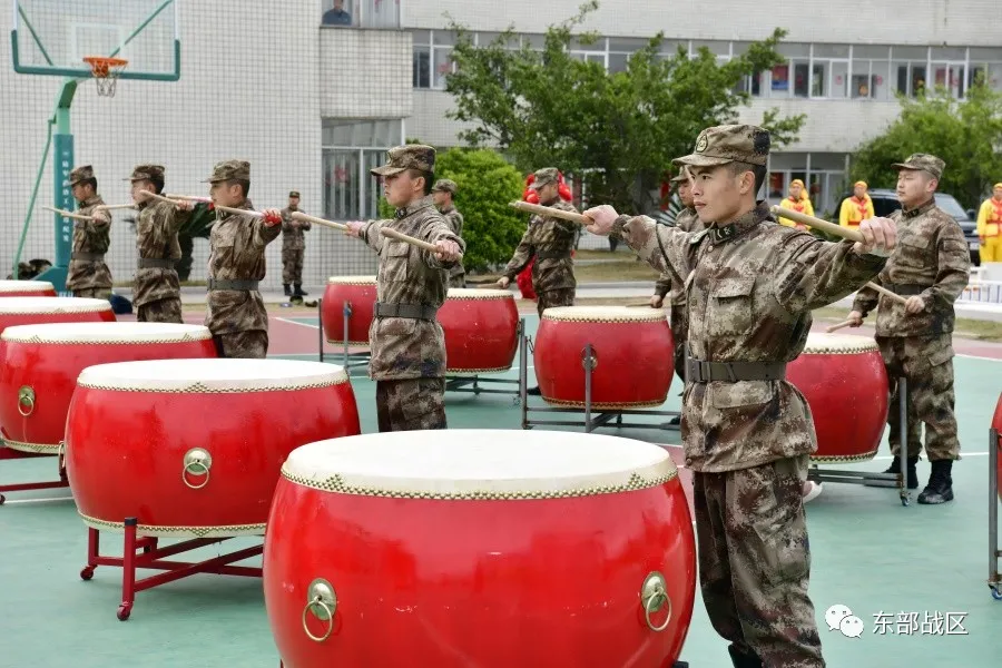 陸航部隊(duì)春節(jié)美食看得人垂涎欲滴