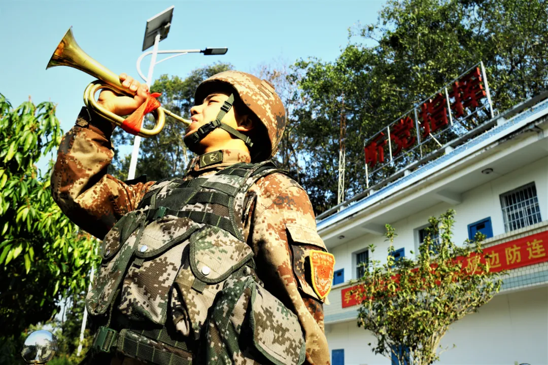 加難設(shè)險(xiǎn)，陸軍某邊防旅機(jī)步營(yíng)展開(kāi)專攻精練