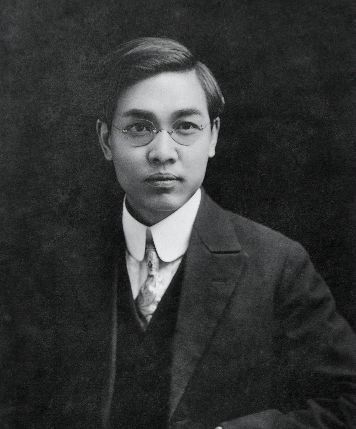 記者節(jié)專題丨他們是大名鼎鼎的新聞記者，烽火歲月中秘密書寫紅色傳奇