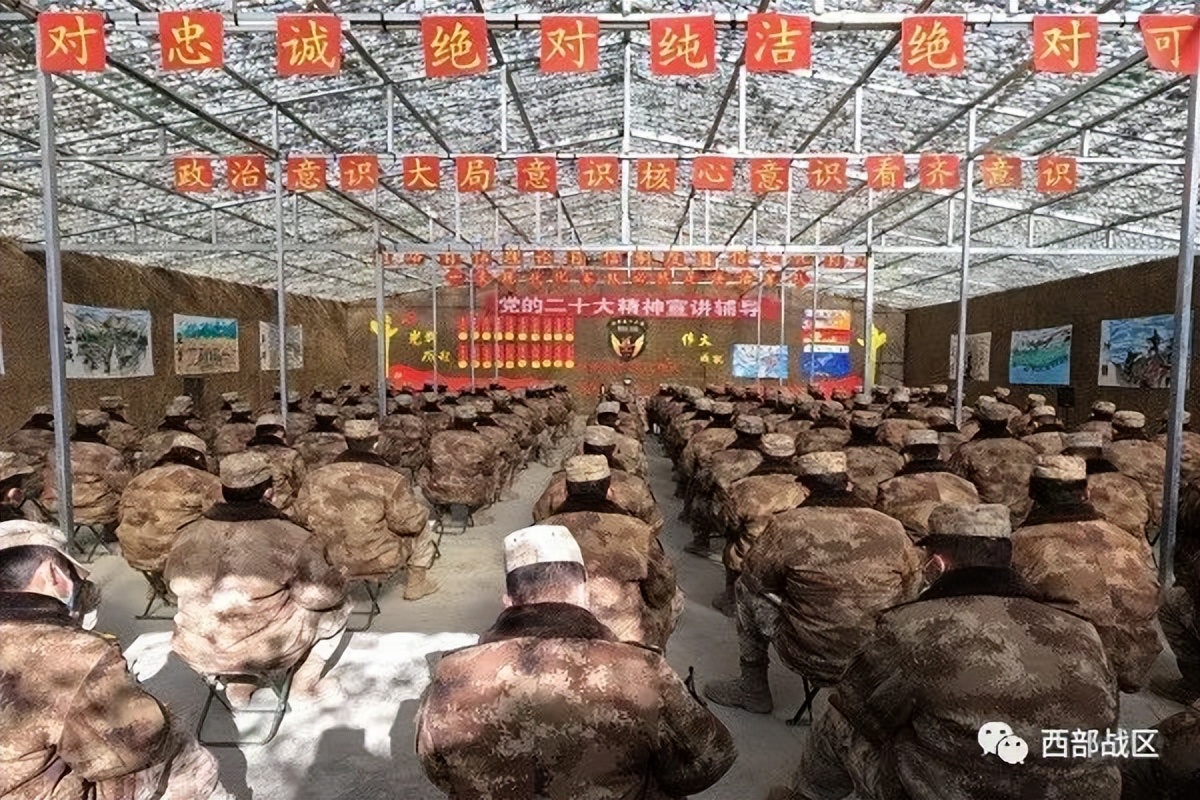 駐訓(xùn)官兵認真學(xué)習貫徹黨的二十大精神