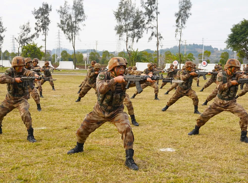 海防尖兵，猛！