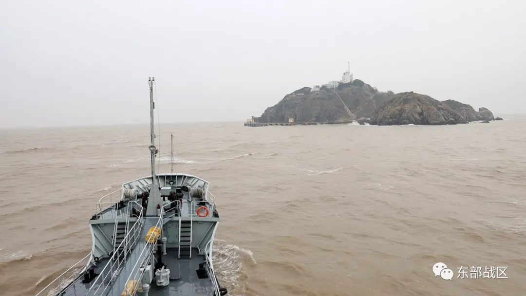 暖！年貨送上“上海第一哨”